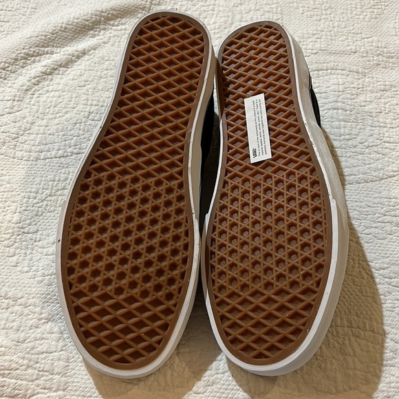 Van’s Deboss Checkerboard Era men’s 11.5. NWT - Picture 4 of 7